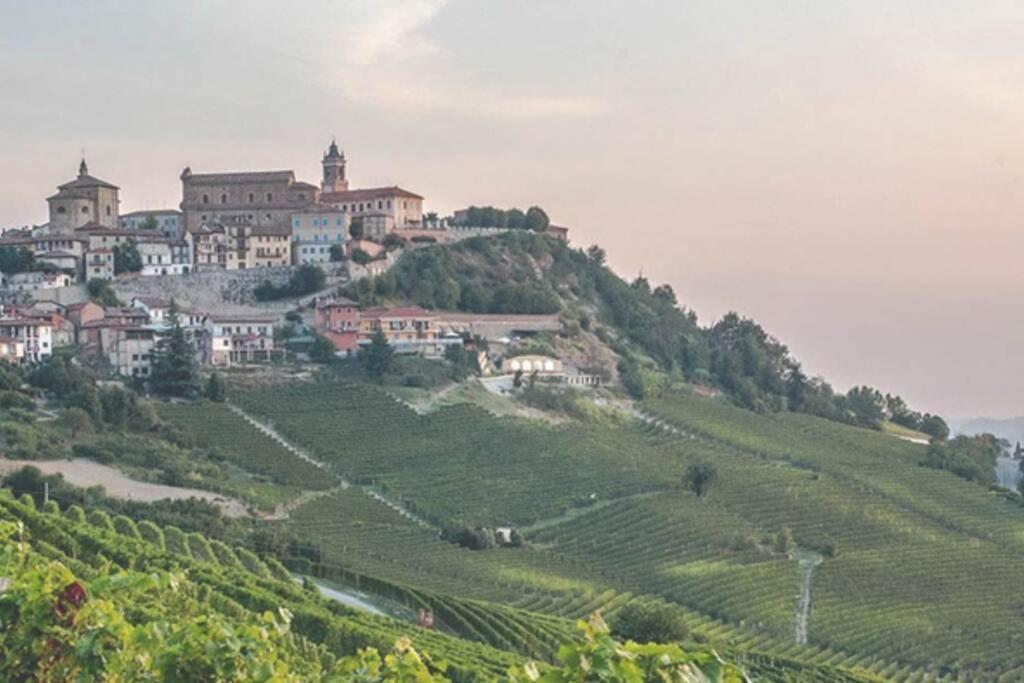 ラ・モッラEx Ostu Impero: Vino, Tartufo Ed Ospitalitaアパートメント エクステリア 写真